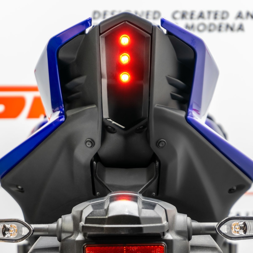 [JPFPYA001-002] Jetprime Race Rear Light for Yamaha YZF-R6 - image 1