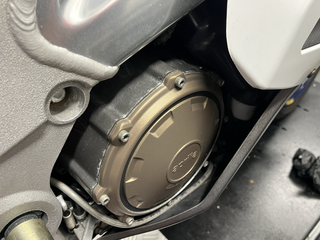 [EC-RSV1000-1998-2-GBR] GBRacing Clutch Case Cover EC-RSV1000-1998-2-GBR - image 1