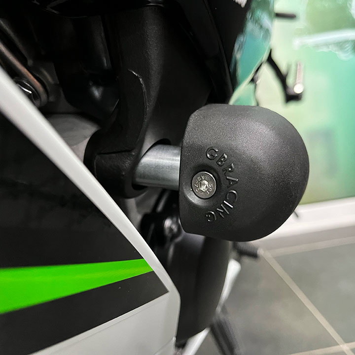 [FS-ZX-25R-2020-XL-001] GBRacing XL Bullet Frame Sliders for Kawasaki Ninja ZX-4R - image 1