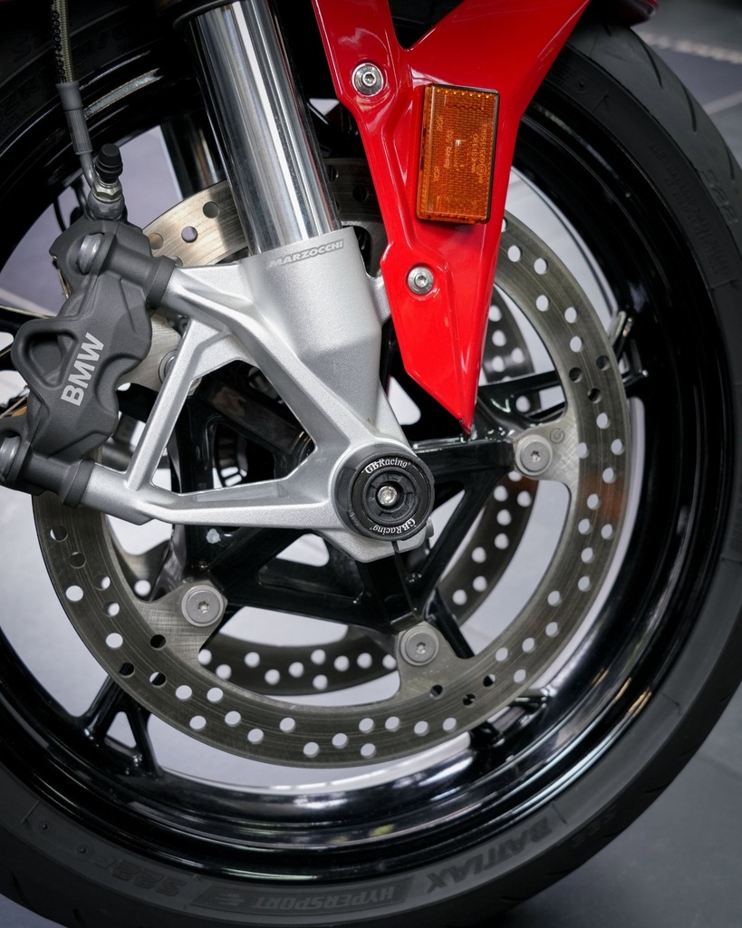 [GSP-23-22-80-005] GBRacing Rear RHS Spindle Protector for BMW M 1000 R - image 2