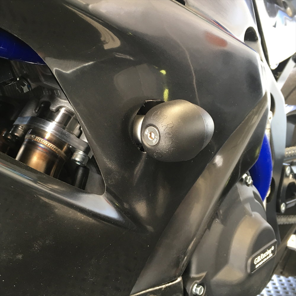 [FS-GSXR1000-L7-R] GBRacing Bullet Frame Sliders (Race) for Suzuki GSX-R 1000 - image 1