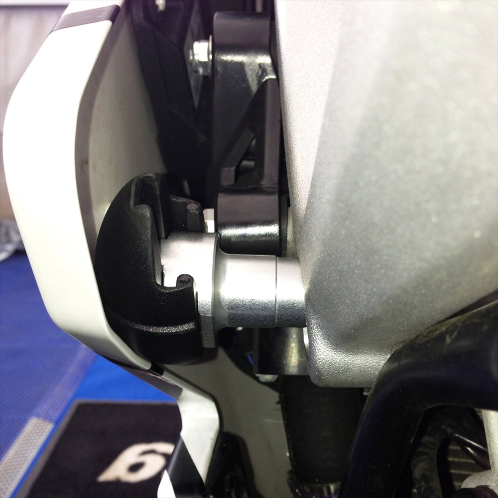 [FS-RSV4-2010-R] GBRacing Bullet Frame Sliders (Race) for Aprilia RSV4 Tuono V4 - image 1