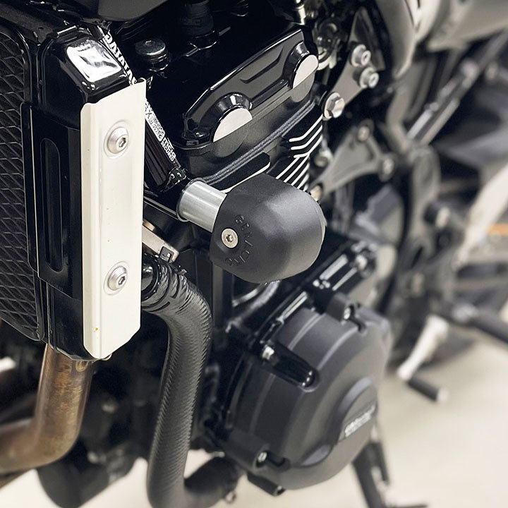 [FS-Z900-2017-XL-002] GBRacing XL Bullet Frame Sliders for Kawasaki Z900RS - image 1