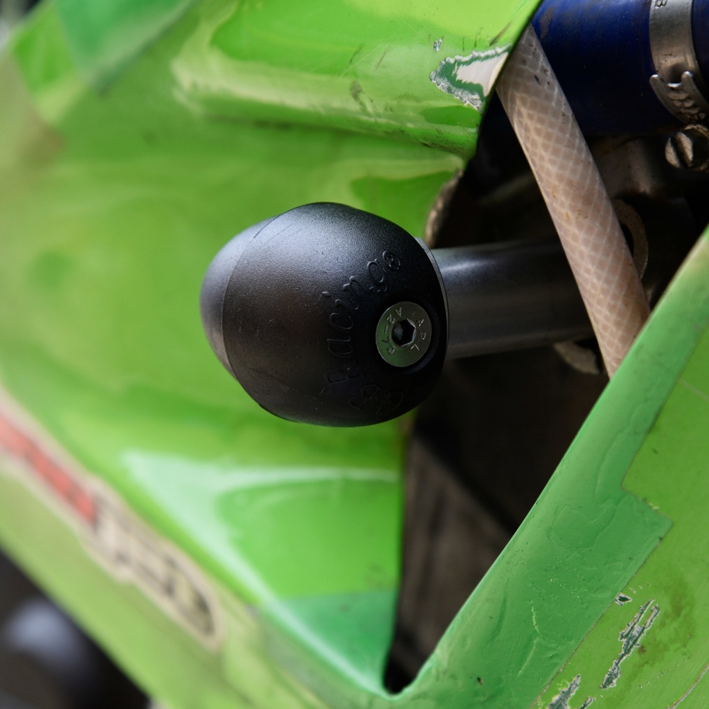 [FS-ZXR400-L1-L9-R] GBRacing Bullet Frame Sliders (Race) for Kawasaki ZXR400 L1-L9 - image 1