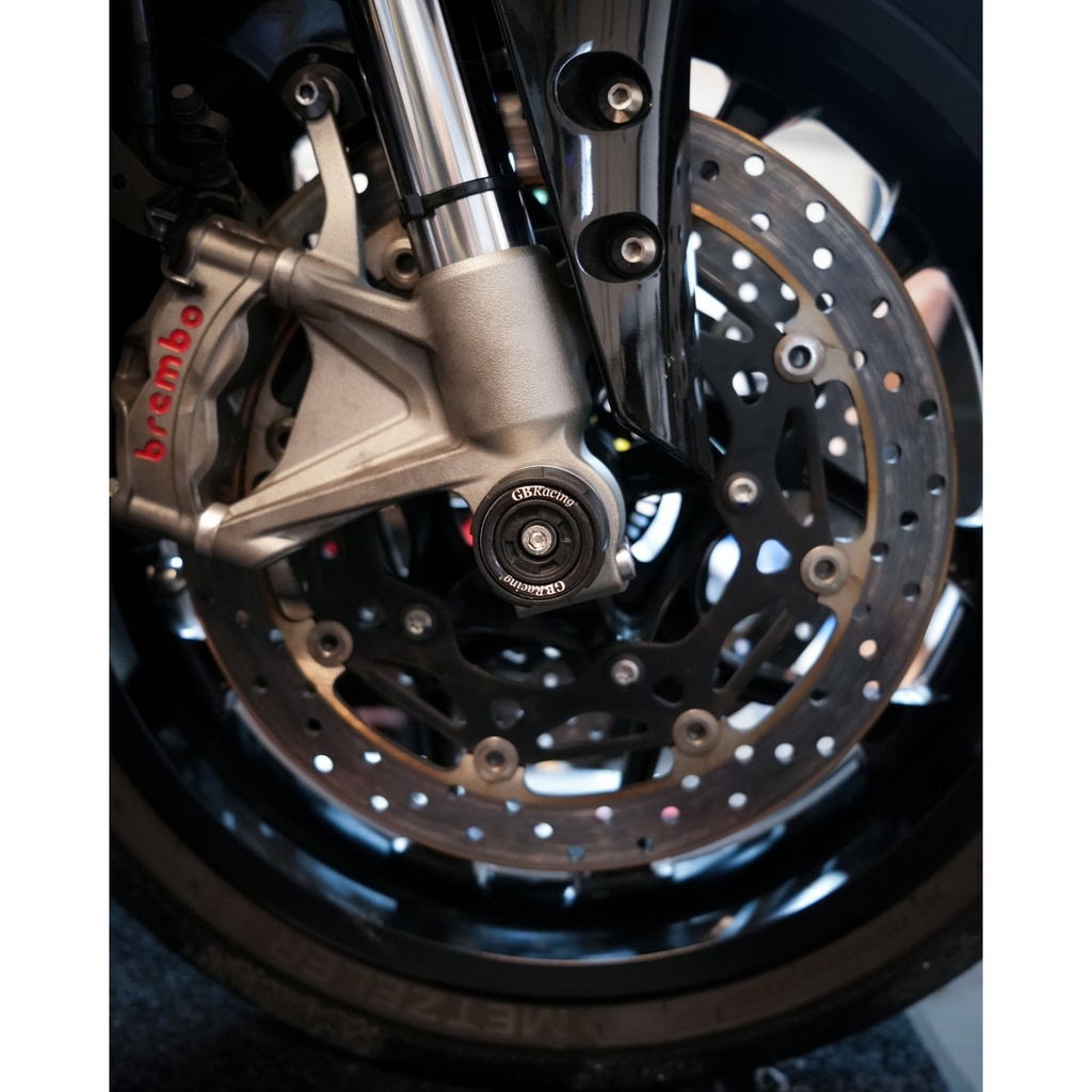 [GSP-R1-2024-SET-002] GBRacing Spindle Protector Set for Yamaha YZF-R1 - image 1