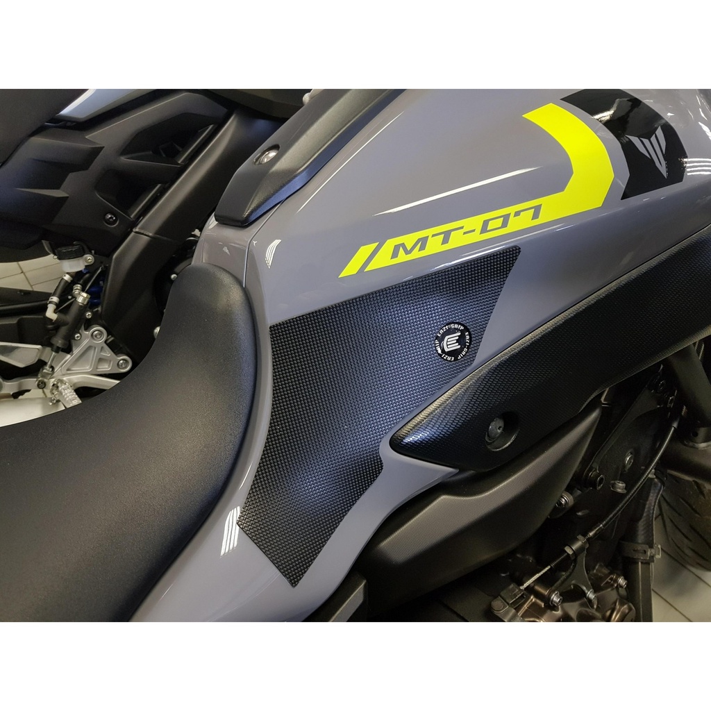 [EVO914BL] Eazi-Grip EVO Tank Grips for Yamaha MT-07 2014 - 2017, clear or black (Black) - image 1