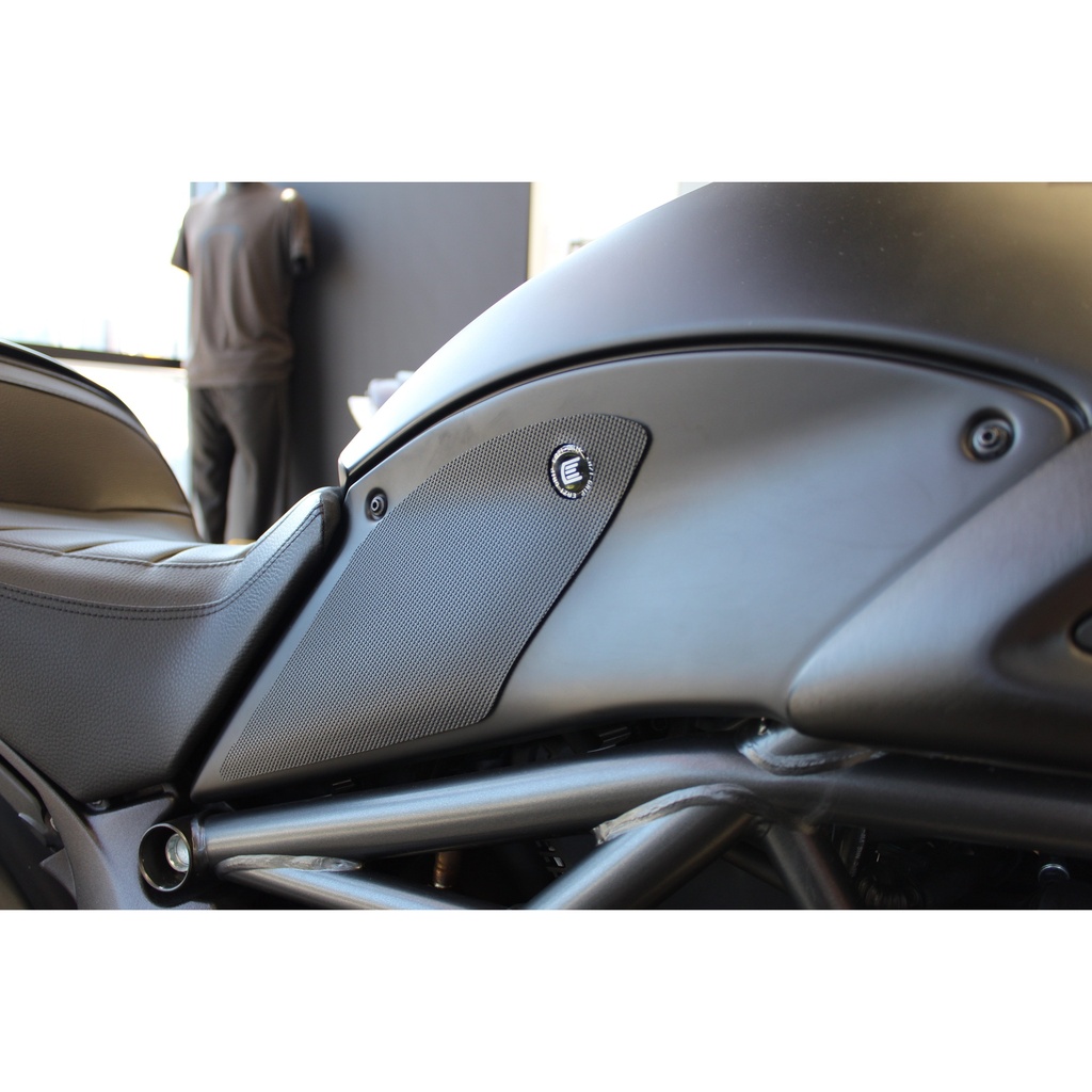 [SIL219BL] Eazi-Grip Silicone Tank Grips for Ducati Diavel - image 2