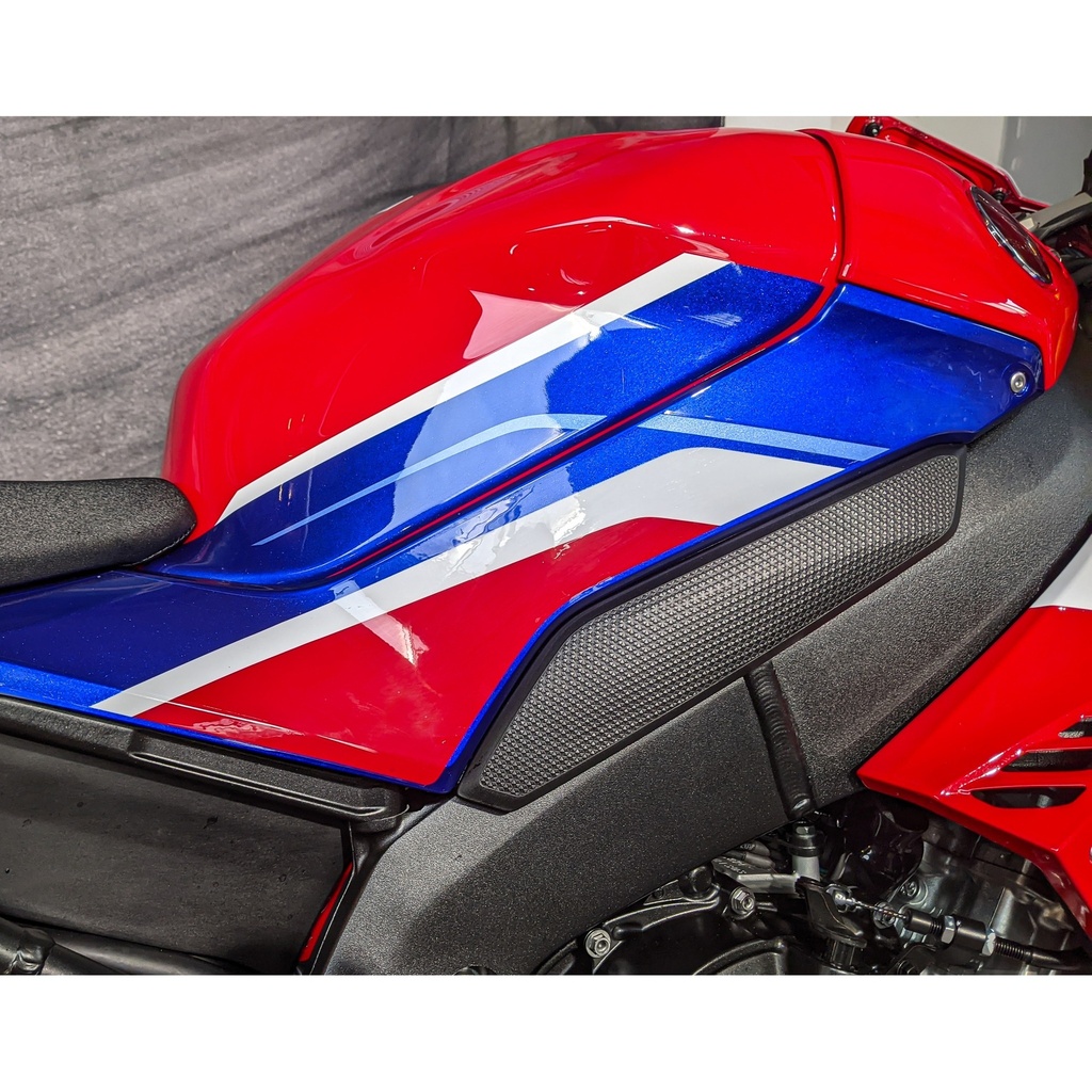 [TANKHON004] Eazi-Guard Tank Protection Film for Honda CBR1000RR-R, gloss or matte (Gloss) - image 3