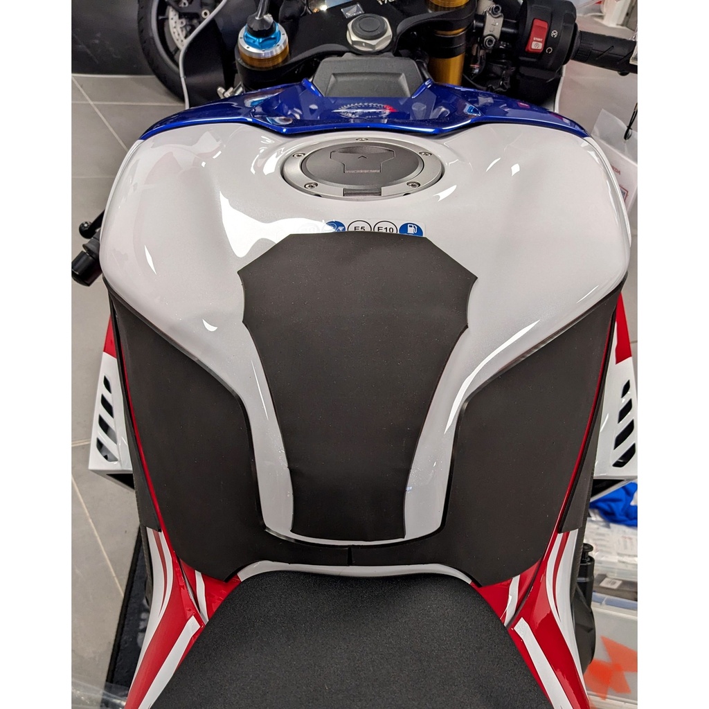 [WRAPHON010] Eazi-Grip Silicone Wrap-Around Tank Grip for Honda CBR1000RR-R Fireblade - image 2