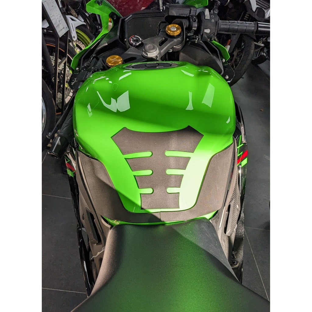 [WRAPKAW008BL] Eazi-Grip PRO Wrap-Around Tank Grip for Kawasaki ZX-4R RR (Black) - image 2