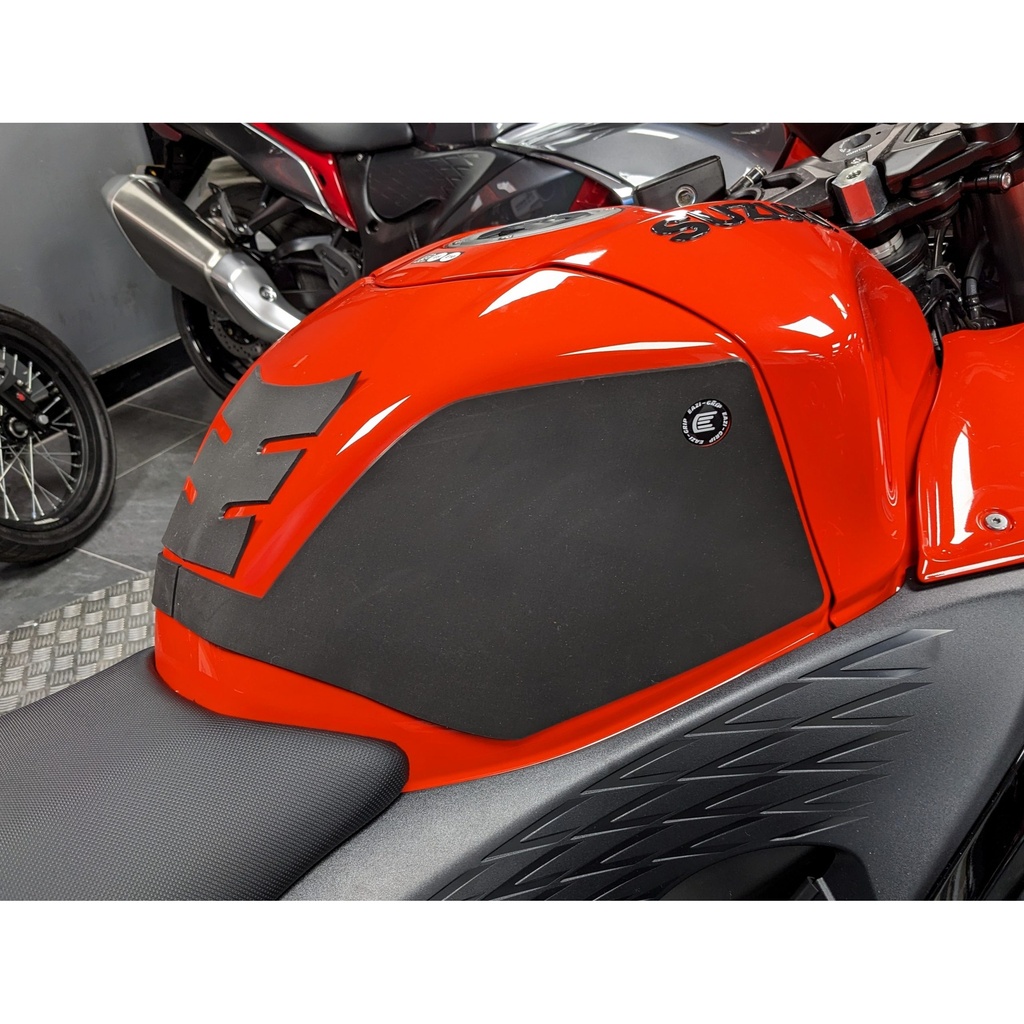 [WRAPSUZ005BL] Eazi-Grip PRO Wrap-Around Tank Grip for Suzuki Hayabusa Gen III (Black) - image 1
