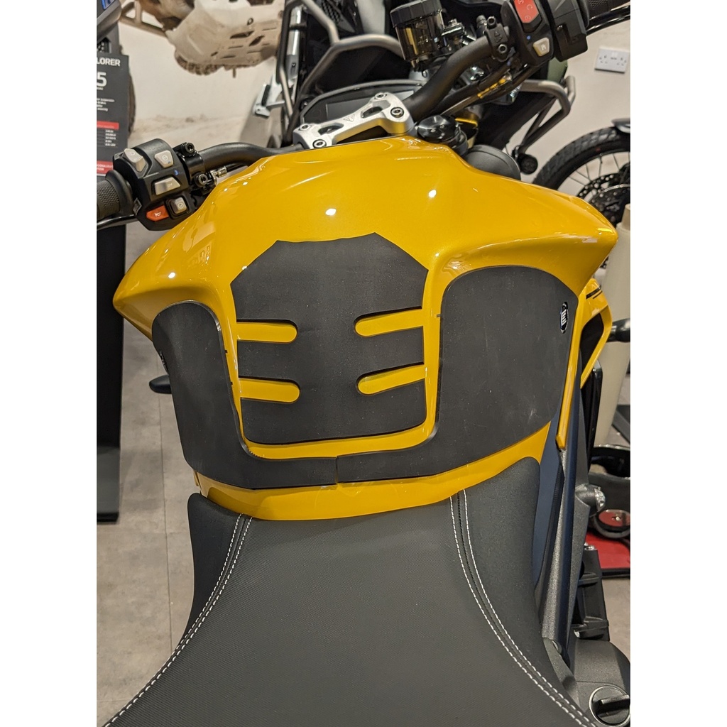 [WRAPTRI003BL] Eazi-Grip PRO Wrap-Around Tank Grip for Triumph Daytona Street Triple 765 (Black) - image 2