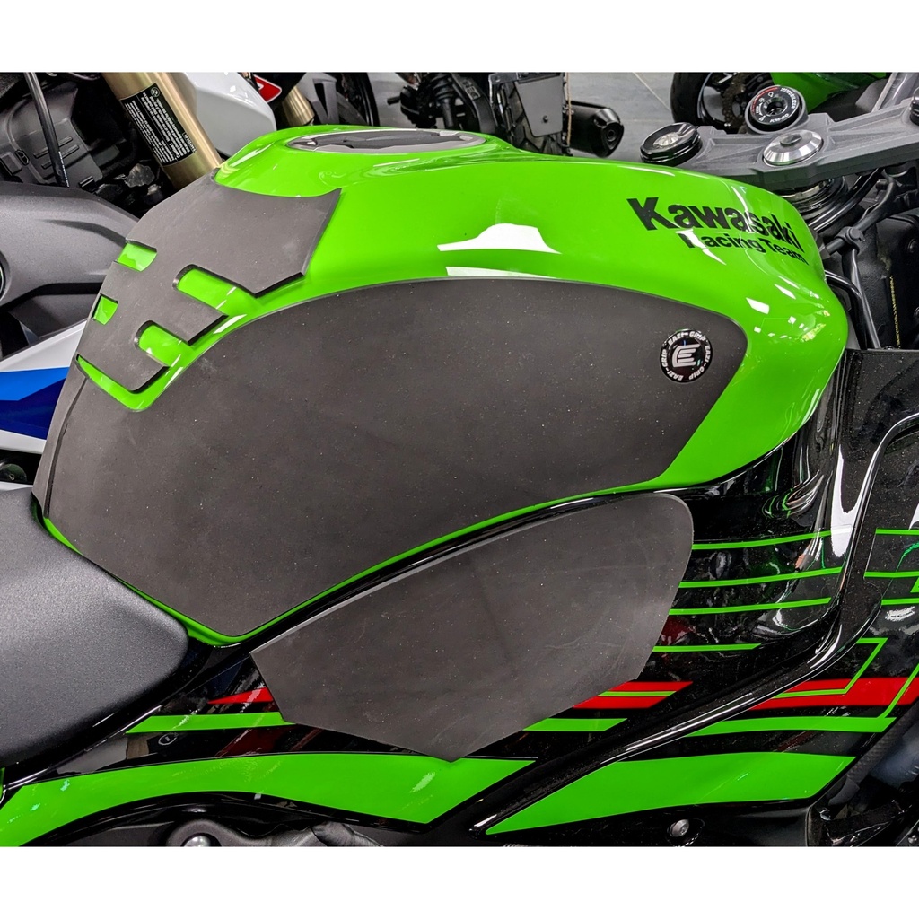 [WRAPKAW002] Eazi-Grip Silicone Wrap-Around Tank Grip for Kawasaki Ninja ZX-6R - image 1