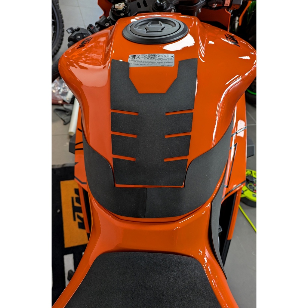 [WRAPKTM004] Eazi-Grip Silicone Wrap-Around Tank Grip for KTM 990 RC R - image 2