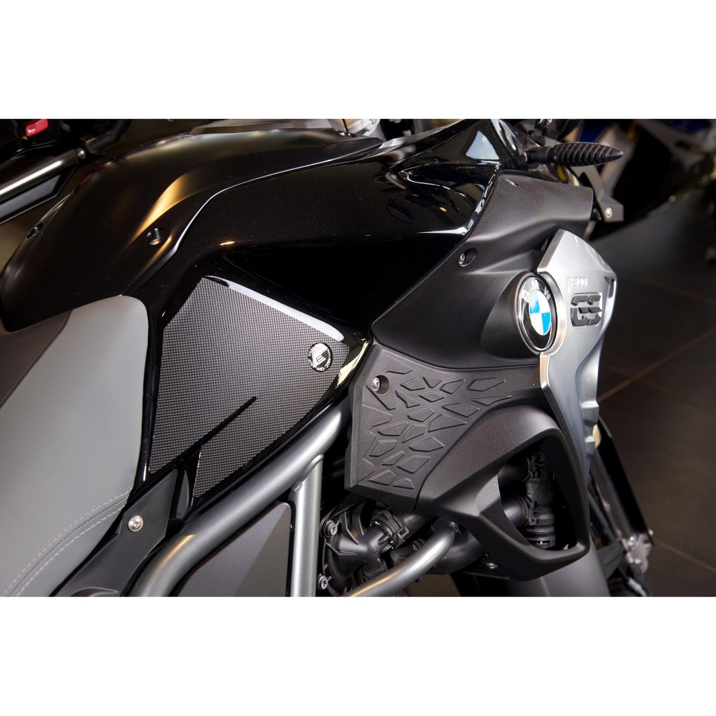 [EVO111BL] Eazi-Grip EVO Tank Grips for BMW F800GS, clear or black (Black) - image 1