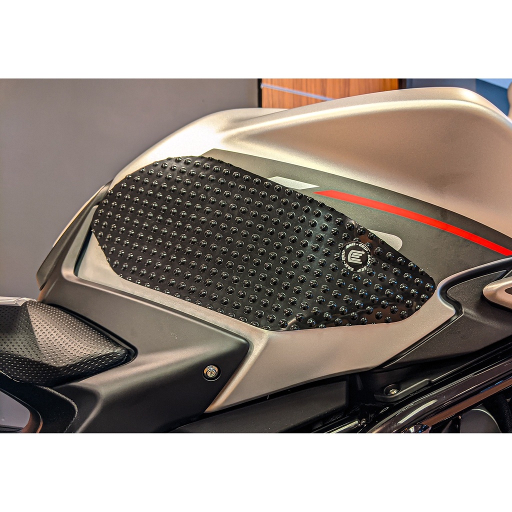 [EVO606BL] Eazi-Grip EVO Tank Grips for MV Agusta Brutale 800 RR, clear or black (Black) - image 1