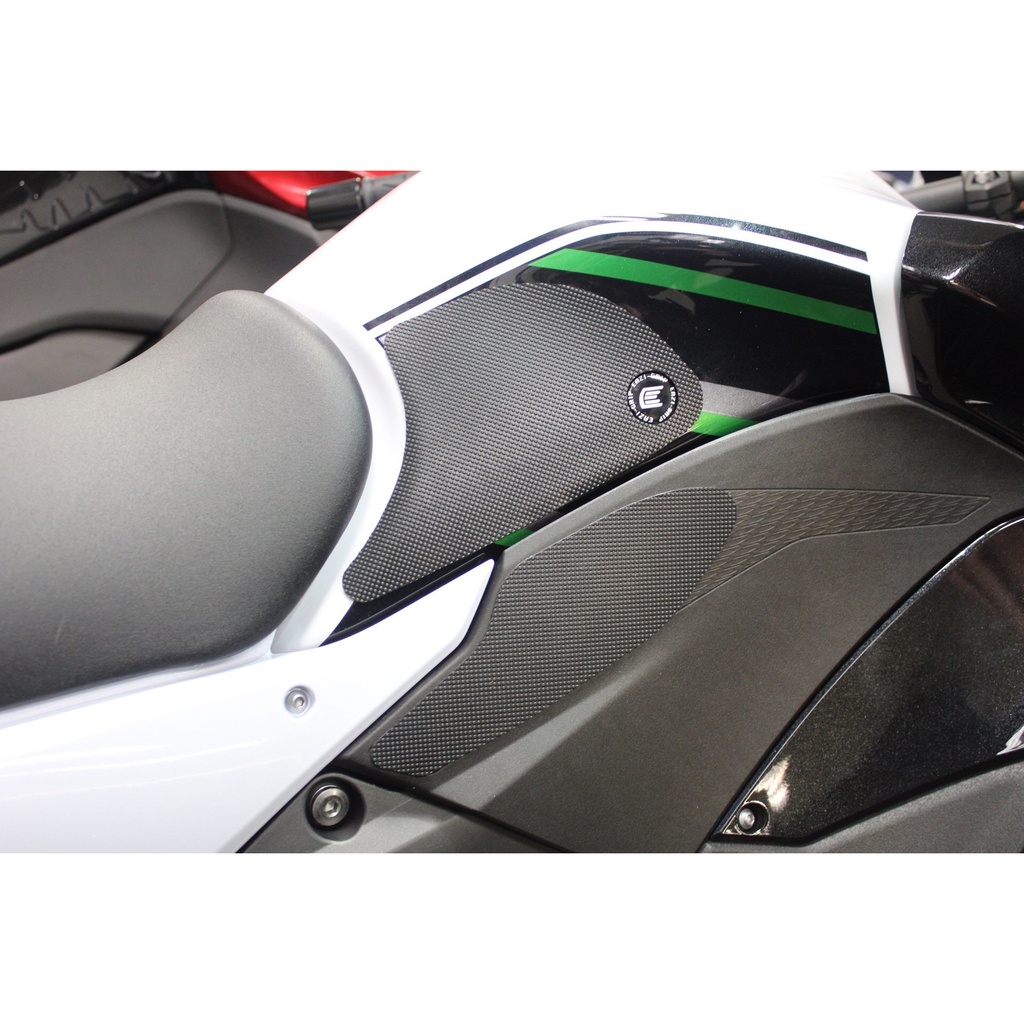 [EVO435BL] Eazi-Grip EVO Tank Grips for Kawasaki Versys 1000 1100, clear or black (Black) - image 1