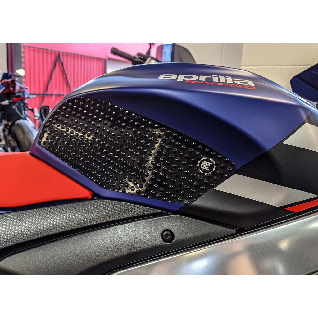 [SIL010BL] Eazi-Grip Silicone Tank Grips for Aprilia RSV4 Tuono V4 - image 2