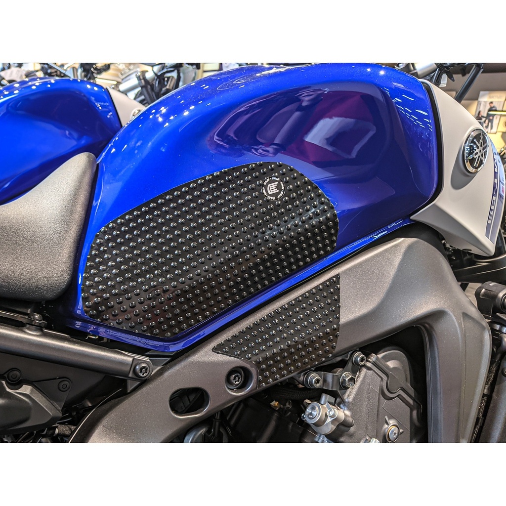 [EVO944BL] Eazi-Grip EVO Tank Grips for Yamaha MT-09 2021 - 2023, clear or black (Black) - image 1