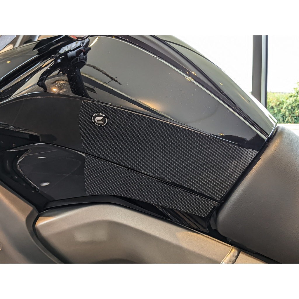 [PRO135BL] Eazi-Grip PRO Tank Grips for BMW K 1600, clear or black (Black) - image 1