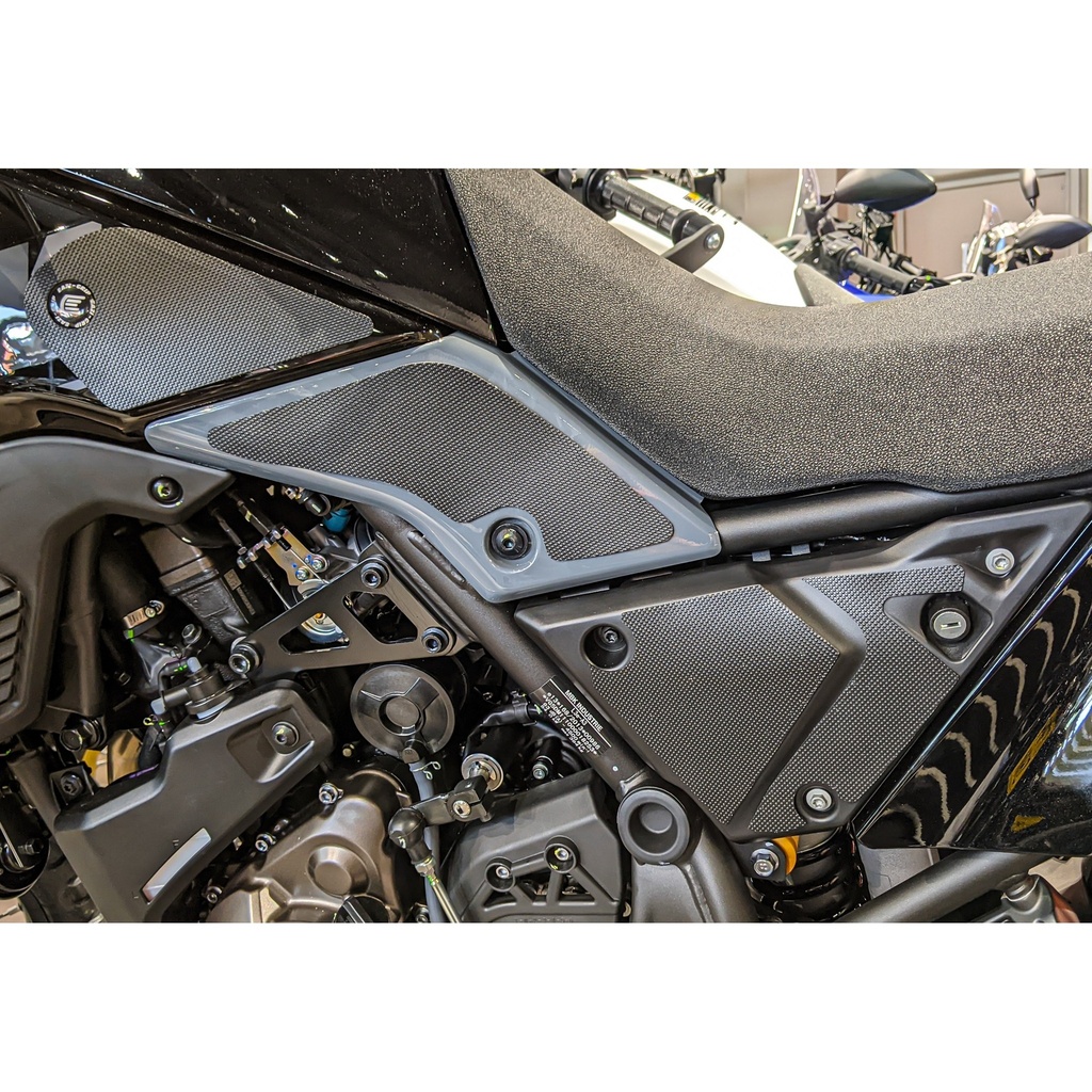 [EVO951BL] Eazi-Grip EVO Tank Grips Off-Road for Yamaha Tenere 700, clear or black (Black) - image 1