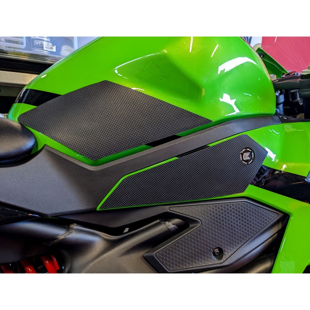 [SIL443BL] Eazi-Grip Silicone Tank Grips for Kawasaki ZX-4R RR 2023 - image 1